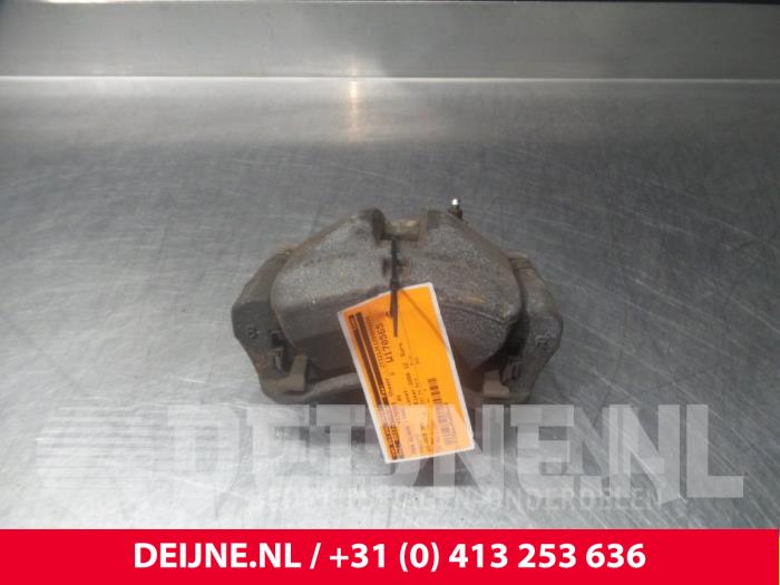 Toyota Hiace Remklauw (Tang) rechts-voor O53524