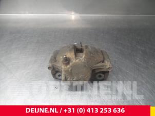 Toyota Hiace Front brake calliper, right O53524 photo 2