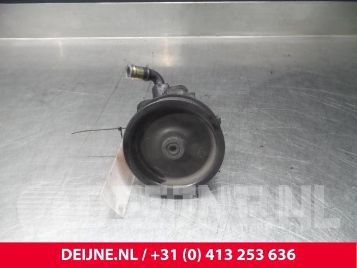 Gebruikte Pomp Servo Ford Transit 2.4 TDdi 16V 300M Prijs € 90,75 Inclusief btw aangeboden door van Deijne Onderdelen Uden B.V.