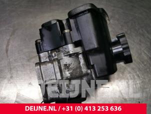 Mercedes Vito Stuurbekrachtiging Pomp O54154 foto 3