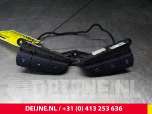 Gebruikte Radiobediening Stuur Peugeot Boxer (U9) 2.2 HDi 120 Euro 4 Prijs € 24,20 Inclusief btw aangeboden door van Deijne Onderdelen Uden B.V.