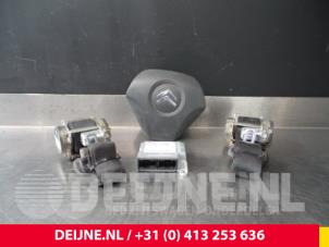 Gebruikte Airbag Set + Module Citroen Nemo (AA) 1.4 HDi 70 Prijs € 605,00 Inclusief btw aangeboden door van Deijne Onderdelen Uden B.V.