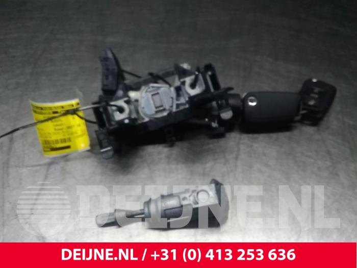 Volkswagen Polo Ignition lock + key O55416