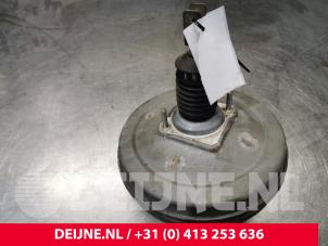 Gebruikte Rembekrachtiger Renault Trafic New (FL) 1.9 dCi 100 16V Prijs € 48,40 Inclusief btw aangeboden door van Deijne Onderdelen Uden B.V.