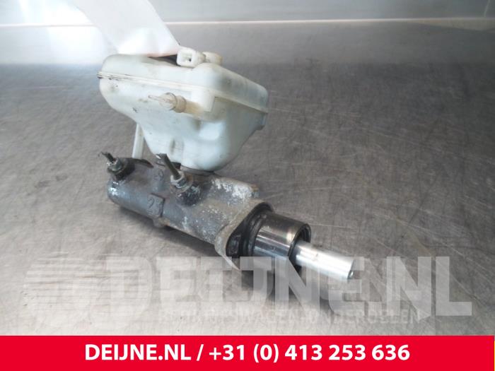 Gebruikte Hoofdremcilinder Mercedes Vito (638.1/2) 2.2 CDI 110 16V Prijs € 18,15 Inclusief btw aangeboden door van Deijne Onderdelen Uden B.V.