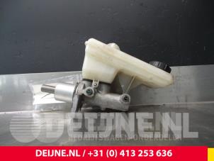 Opel Vivaro Hoofdremcilinder O55726 foto 2