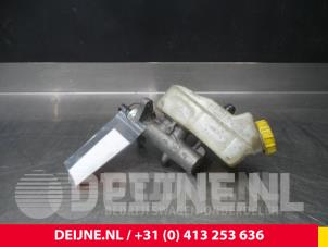 Gebruikte Hoofdremcilinder Volkswagen Transporter T5 1.9 TDi Prijs € 12,10 Inclusief btw aangeboden door van Deijne Onderdelen Uden B.V.