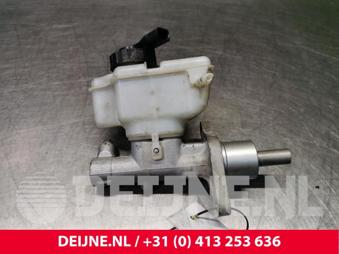Gebruikte Hoofdremcilinder Volkswagen Caddy III (2KA,2KH,2CA,2CH) 2.0 SDI Prijs € 12,10 Inclusief btw aangeboden door van Deijne Onderdelen Uden B.V.