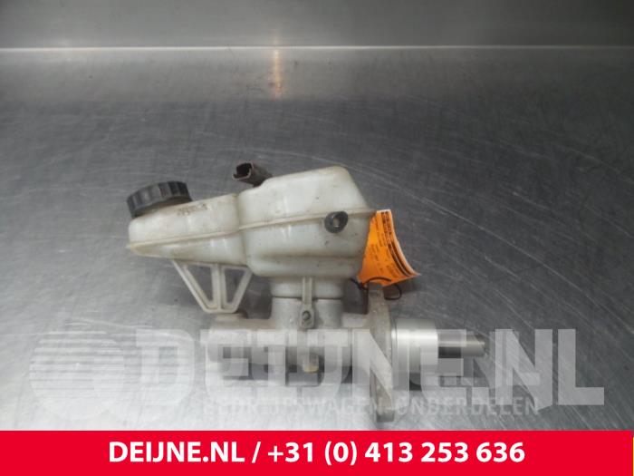 Fiat Scudo Master cylinder O55819