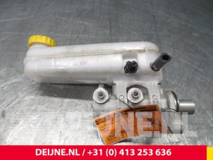 Gebruikte Hoofdremcilinder Citroen Jumper (U9) 2.2 HDi 100 Euro 4 Prijs op aanvraag aangeboden door van Deijne Onderdelen Uden B.V.
