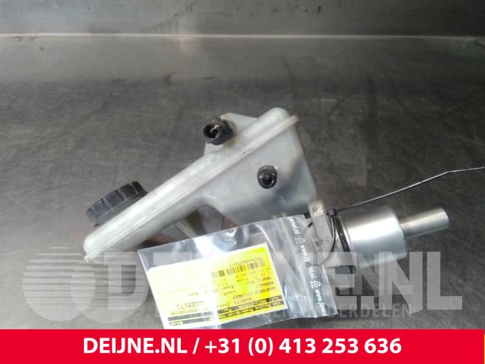 Renault Trafic Hoofdremcilinder O55895