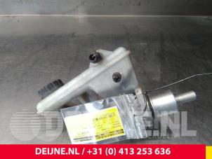 Gebruikte Hoofdremcilinder Renault Trafic New (FL) 2.5 dCi 16V 135 Prijs € 18,15 Inclusief btw aangeboden door van Deijne Onderdelen Uden B.V.