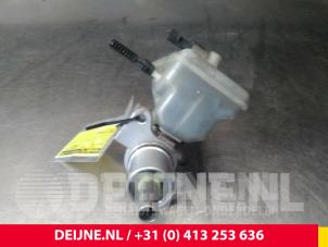 Renault Trafic Hoofdremcilinder O55895 foto 2