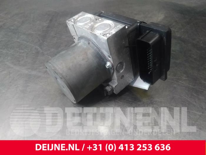 Gebruikte ABS Pomp Ford Transit 2.2 TDCi 16V Prijs € 18,15 Inclusief btw aangeboden door van Deijne Onderdelen Uden B.V.
