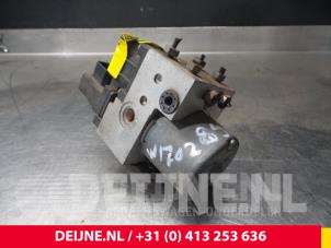 Gebruikte ABS Pomp Ford Transit 2.0 TDdi 16V Prijs € 121,00 Inclusief btw aangeboden door van Deijne Onderdelen Uden B.V.