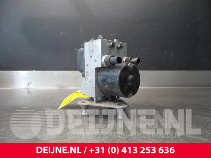 Gebruikte ABS Pomp Mercedes Vaneo (W414) 1.6 Prijs € 42,35 Inclusief btw aangeboden door van Deijne Onderdelen Uden B.V.
