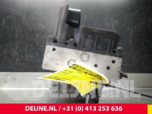 Mercedes Vito ABS Pomp O56122 foto 3