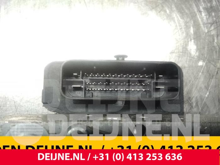 Mercedes Vito ABS Pomp O56143