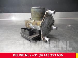 Gebruikte ABS Pomp Mercedes Sprinter 3,5t (906.63) 318 CDI 24V Prijs € 181,50 Inclusief btw aangeboden door van Deijne Onderdelen Uden B.V.