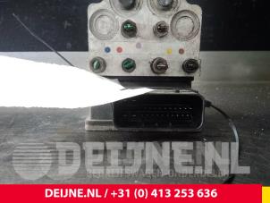 Opel Vivaro ABS Pomp O56182 foto 3