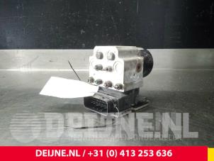 Opel Vivaro ABS Pomp O56182 foto 2