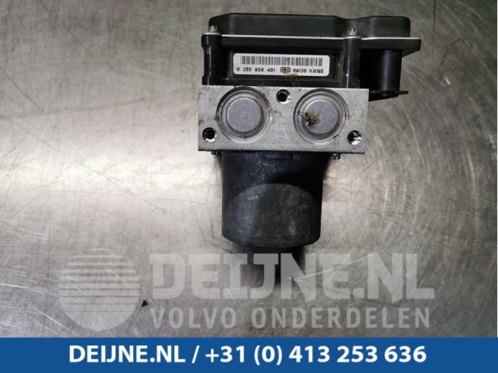 Gebruikte ABS Pomp Volkswagen Crafter 2.5 TDI 30/32/35/46/50 Prijs € 90,75 Inclusief btw aangeboden door van Deijne Onderdelen Uden B.V.