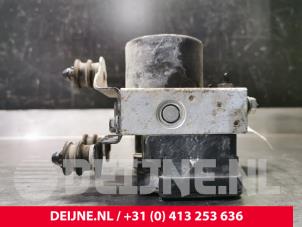 Volkswagen Caddy ABS pump O56330 photo 3