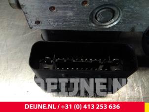 Volkswagen Caddy ABS Pumpe O56345 foto 3