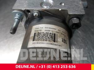 Fiat Ducato ABS Pumpe O56444 foto 3