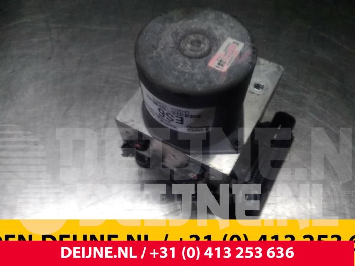 Gebruikte ABS Pomp Hyundai H-300 2.5 CRDi Prijs € 72,60 Inclusief btw aangeboden door van Deijne Onderdelen Uden B.V.