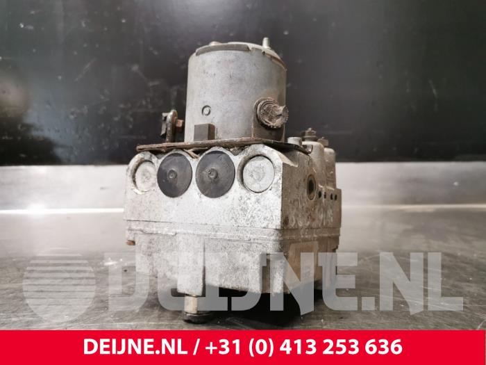 Gebruikte ABS Pomp Citroen Berlingo 1.9 Di Prijs € 72,60 Inclusief btw aangeboden door van Deijne Onderdelen Uden B.V.