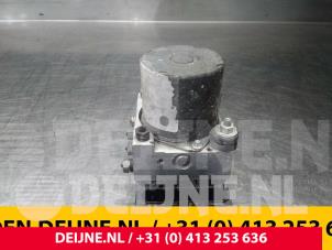 Peugeot Expert ABS Pomp O56602 foto 4