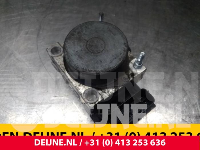 Peugeot Bipper ABS pump O56644
