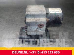 Renault Trafic ABS Pomp O56660 foto 3