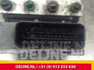 Gebruikte ABS Pomp Renault Trafic New (FL) 1.9 dCi 82 16V Prijs € 121,00 Inclusief btw aangeboden door van Deijne Onderdelen Uden B.V.
