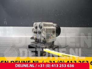 Renault Trafic ABS Pomp O56662 foto 2