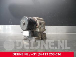 Renault Trafic ABS Pomp O56662 foto 4
