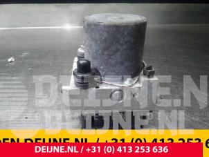 ABS Pomp van een Renault Master III (MA/MB/MC/MD/MH/MF/MG/MH) 2.3 dCi 16V 2010