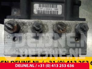 ABS Pomp van een Renault Master III (MA/MB/MC/MD/MH/MF/MG/MH) 2.3 dCi 16V 2010