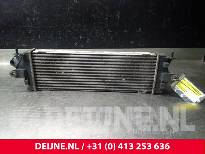 Gebruikte Intercooler Renault Trafic New (FL) 2.0 dCi 16V 90 Prijs € 84,70 Inclusief btw aangeboden door van Deijne Onderdelen Uden B.V.