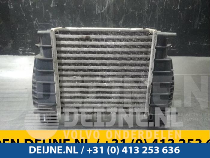 Gebruikte Intercooler Renault Clio III Estate/Grandtour (KR) 1.2 16V TCE 100 Prijs € 20,00 Margeregeling aangeboden door van Deijne Onderdelen Uden B.V.