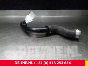 Gebruikte Intercooler Buis Volkswagen Transporter T6 2.0 TDI DRF Prijs € 12,10 Inclusief btw aangeboden door van Deijne Onderdelen Uden B.V.