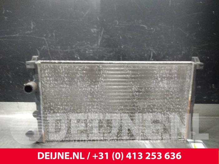 Gebruikte Radiateur Opel Movano (4A1; 4A2; 4B2; 4B3; 4C2; 4C3) 3.0 CDTI 16V Prijs € 48,40 Inclusief btw aangeboden door van Deijne Onderdelen Uden B.V.