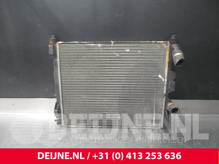 Gebruikte Radiateur Renault Kangoo (KC) 1.4 Prijs € 36,30 Inclusief btw aangeboden door van Deijne Onderdelen Uden B.V.