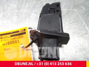 Ford Transit Courier Luchtmassameter O57670 foto 2
