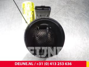 Opel Vivaro Luchtmassameter O57685 foto 4