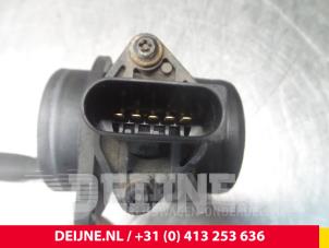 Volkswagen Caddy Luchtmassameter O57724 foto 3