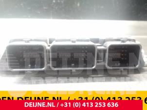 Opel Vivaro Engine management computer O58285 photo 2