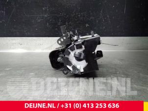 Volkswagen Transporter Brandstoffilterhuis O59195 foto 4