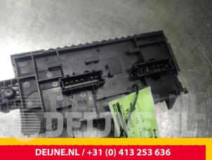 Mercedes Vito Fuse box O60231 photo 2